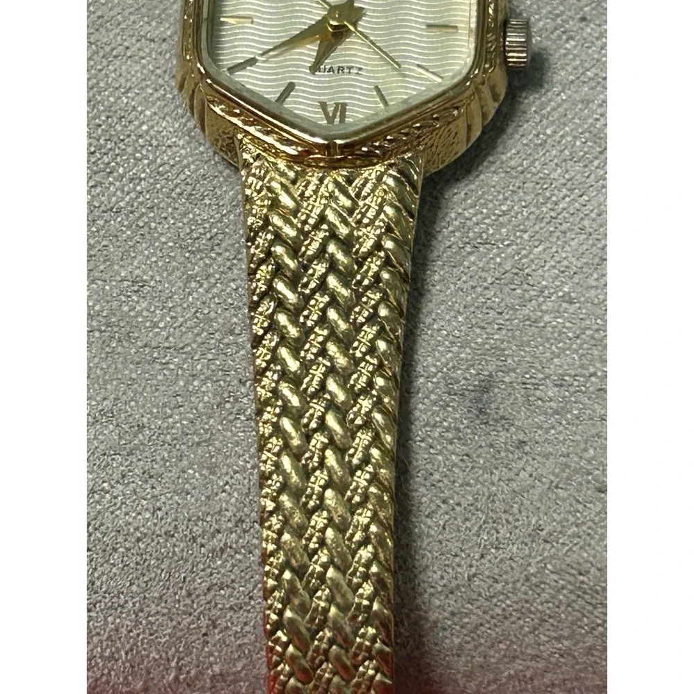 Vintage PIERRE CARDIN Designer Quartz Gold Plated Ladies Watch with Bracelet